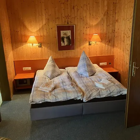 Pensionat Gaestehaus Eitzum 3*